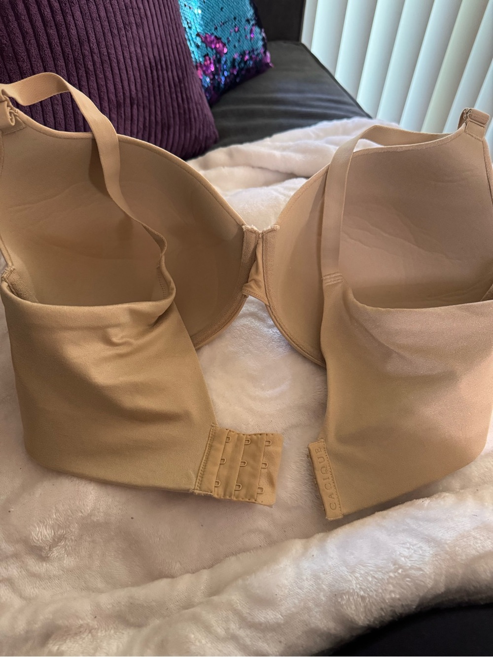 Cacique Everyday Nude T-Shirt Bra - Smooth Support and Underwire - Picture 3 of 4